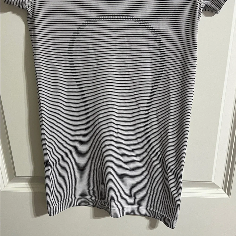 Lululemon Swiftly tech short sleeve shirt size 2 Black and White Striped Top - Picture 3 of 9